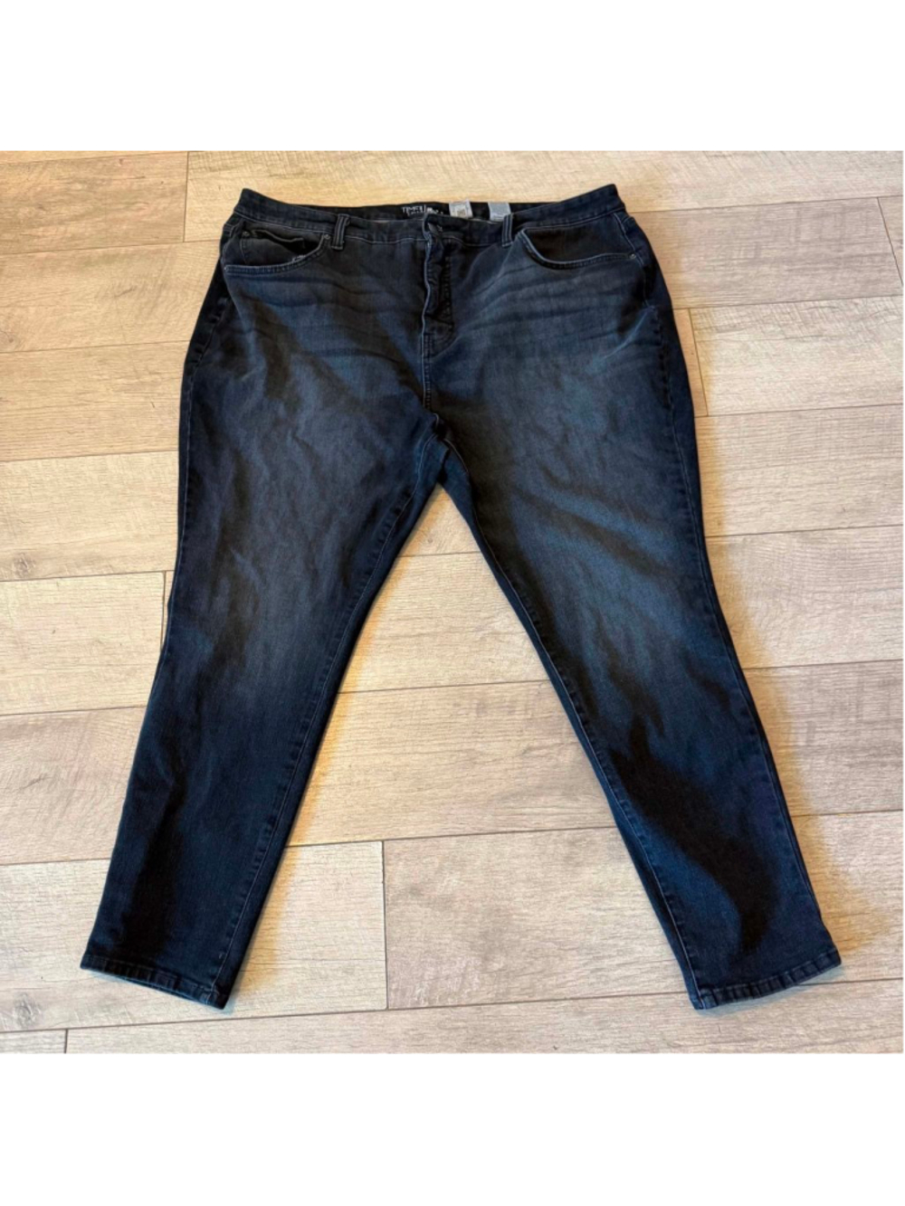 Women's Time and Tru Black High Rise Curvy Jeans Size 22